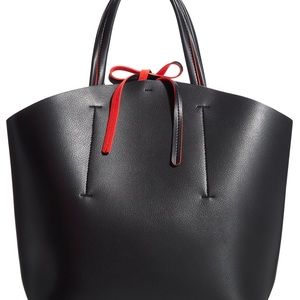 SOLD OUT ❗️Macy’s Tote Color Black/Red